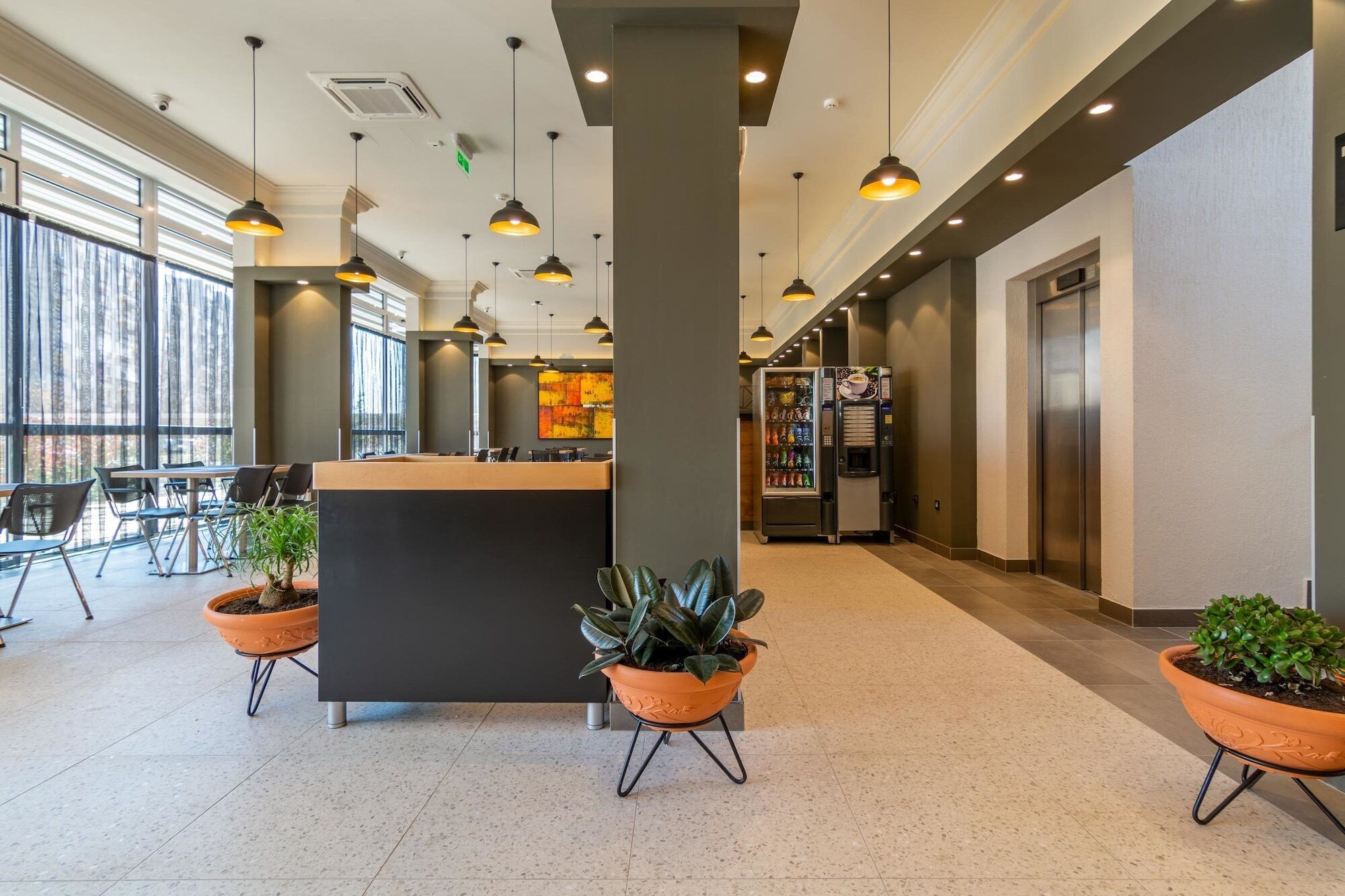 פודגוריצה Hotel Resurs מראה חיצוני תמונה