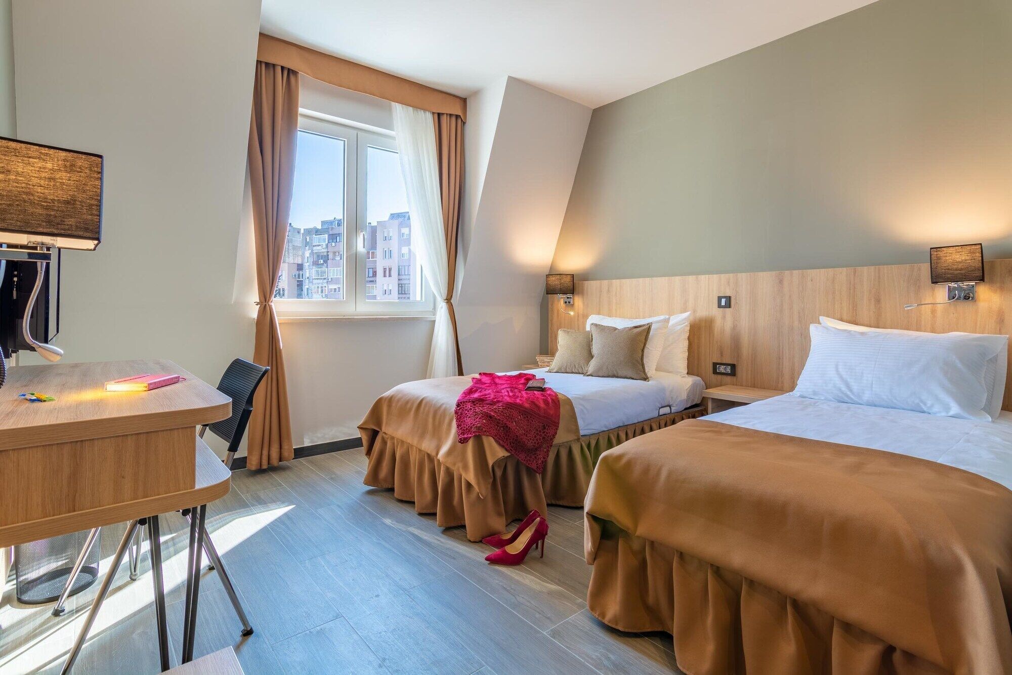 פודגוריצה Hotel Resurs מראה חיצוני תמונה