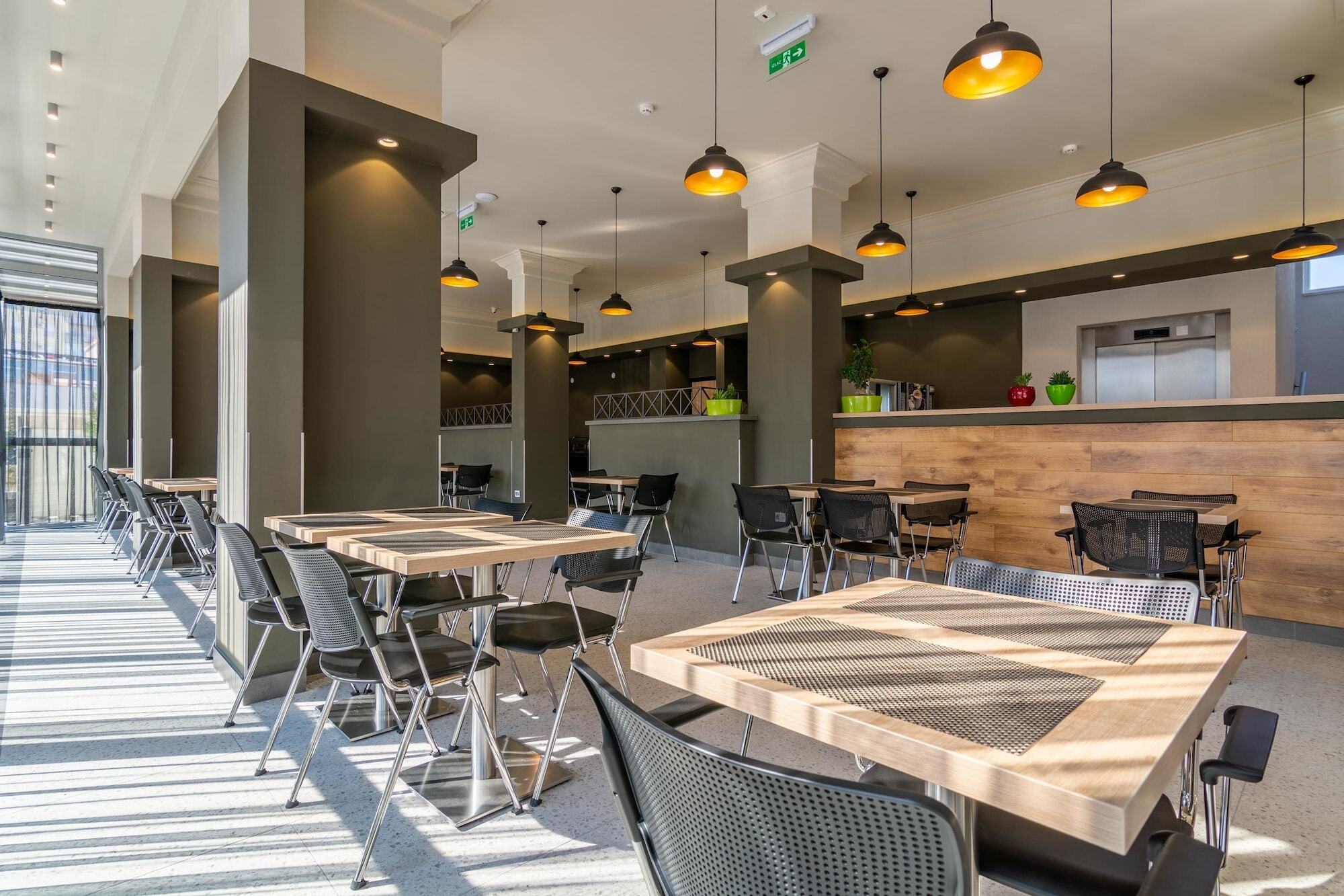 פודגוריצה Hotel Resurs מראה חיצוני תמונה